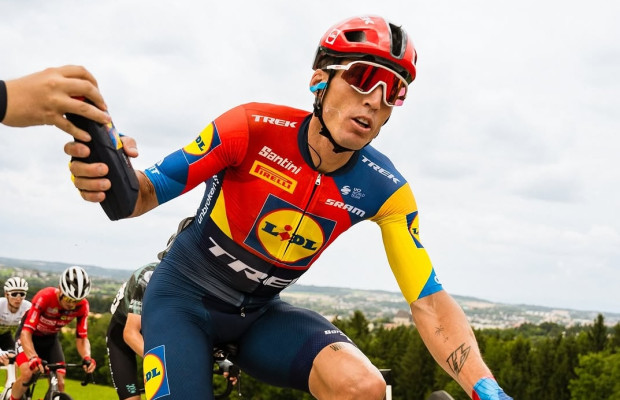 "Tenho algo quebrado, com certeza" Aleix Espargaró se despede do Tour da Áustria após uma queda