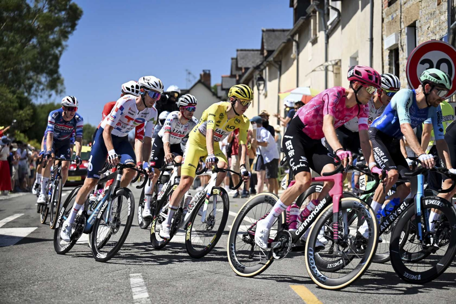 Sprint day in the Tour de France falls into the hands of Jonathan Milan