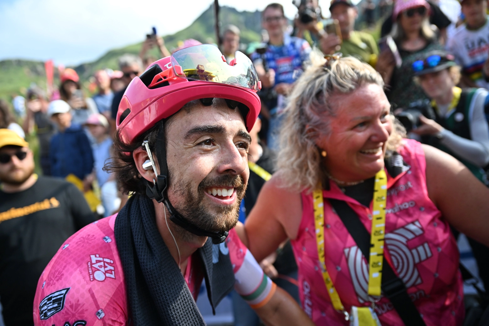 Pogacar and Vingegaard draw, Simon Yates wins the stage from the breakaway, and Healy is the new leader