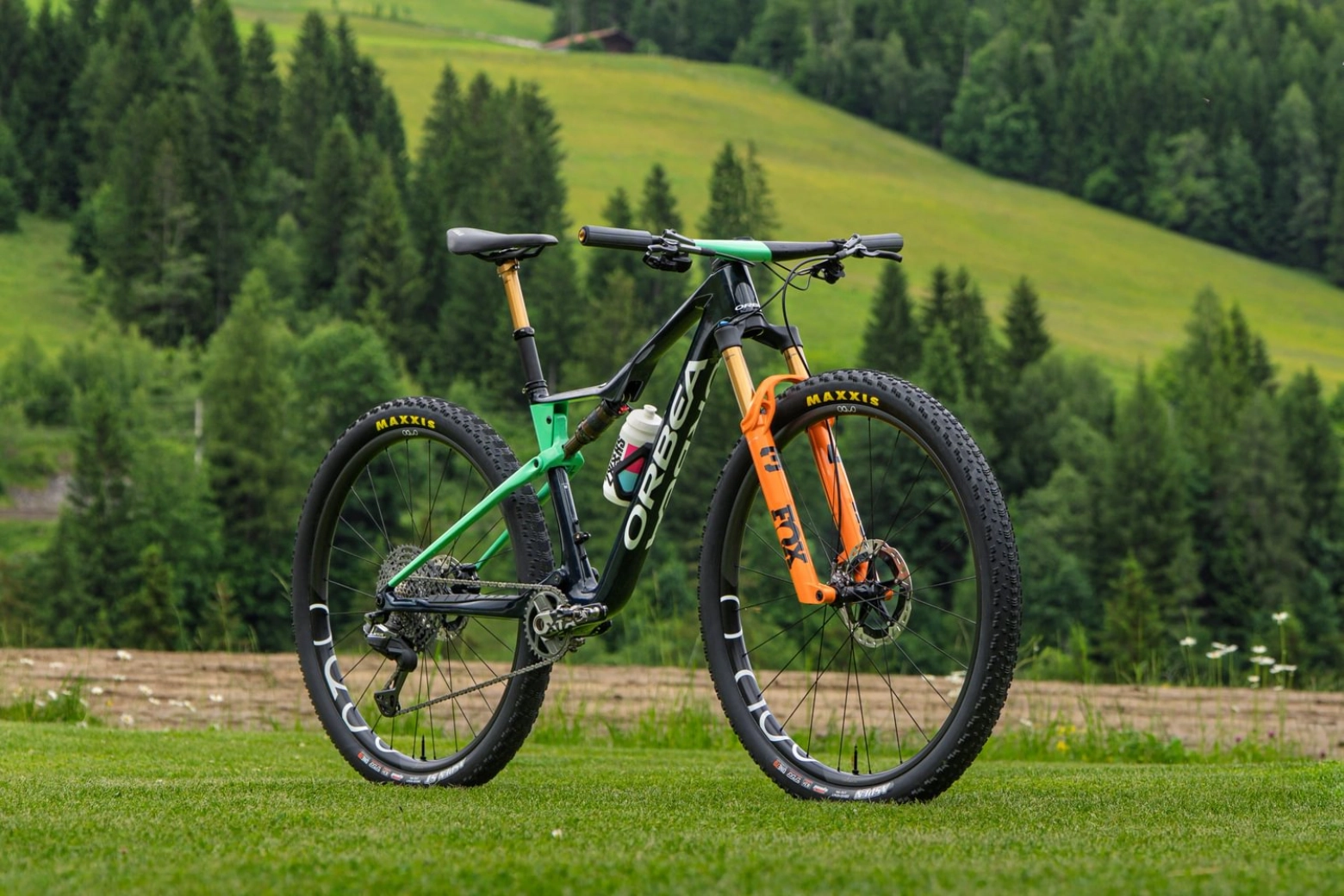 New Orbea Oiz 2026: the range is updated with the latest Shimano electronics