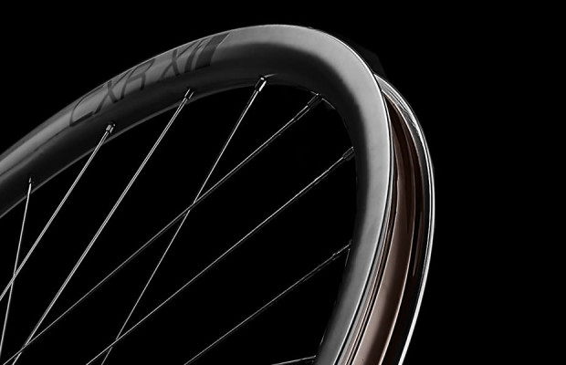 "Hookless tires are a scam": claims a former technical director of Zipp