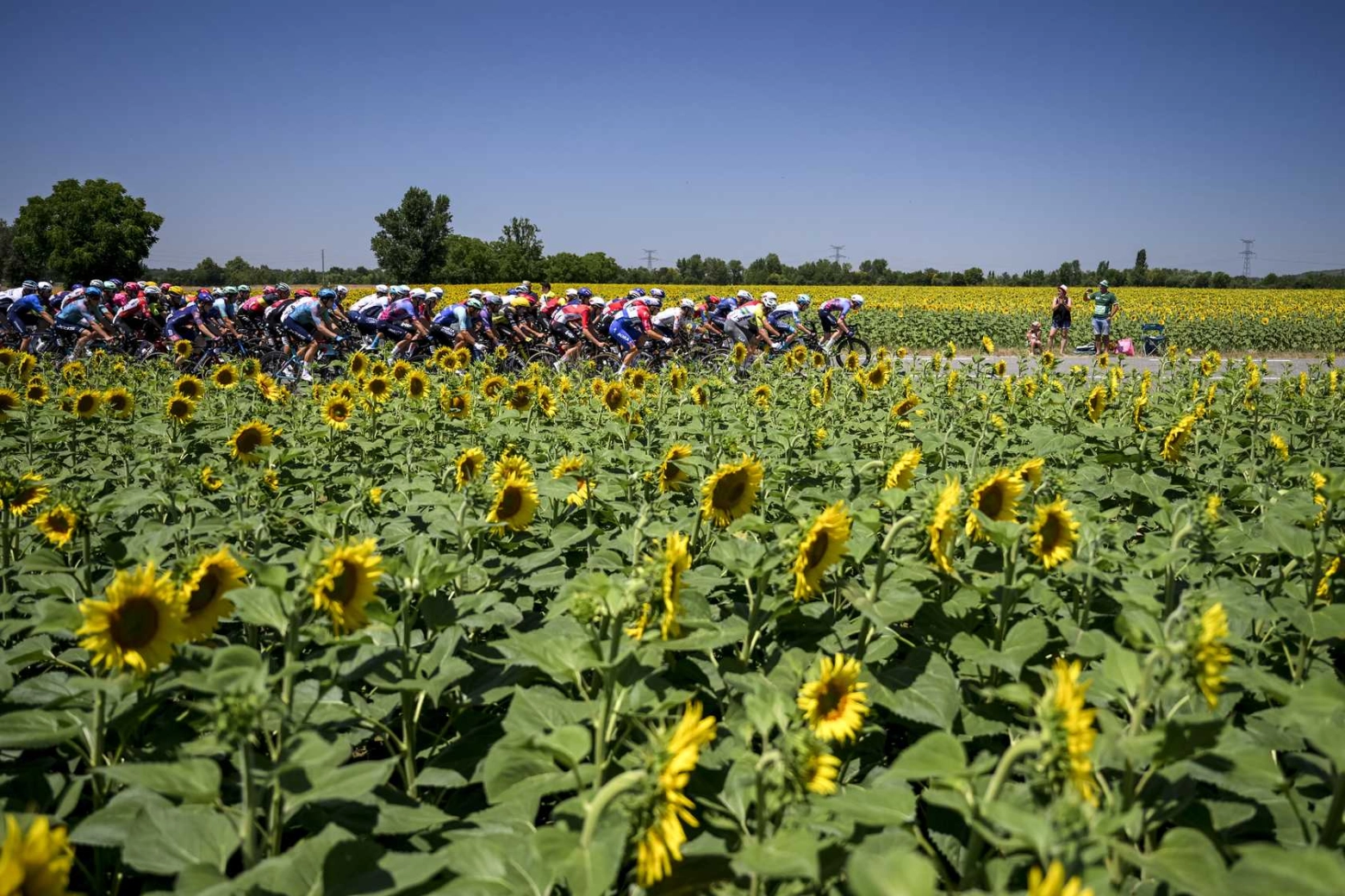 Jonas Abrahamsen wins the mother of all battles and Pocacar falls before the Pyrenees