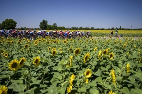 Jonas Abrahamsen wins the mother of all battles and Pocacar falls before the Pyrenees