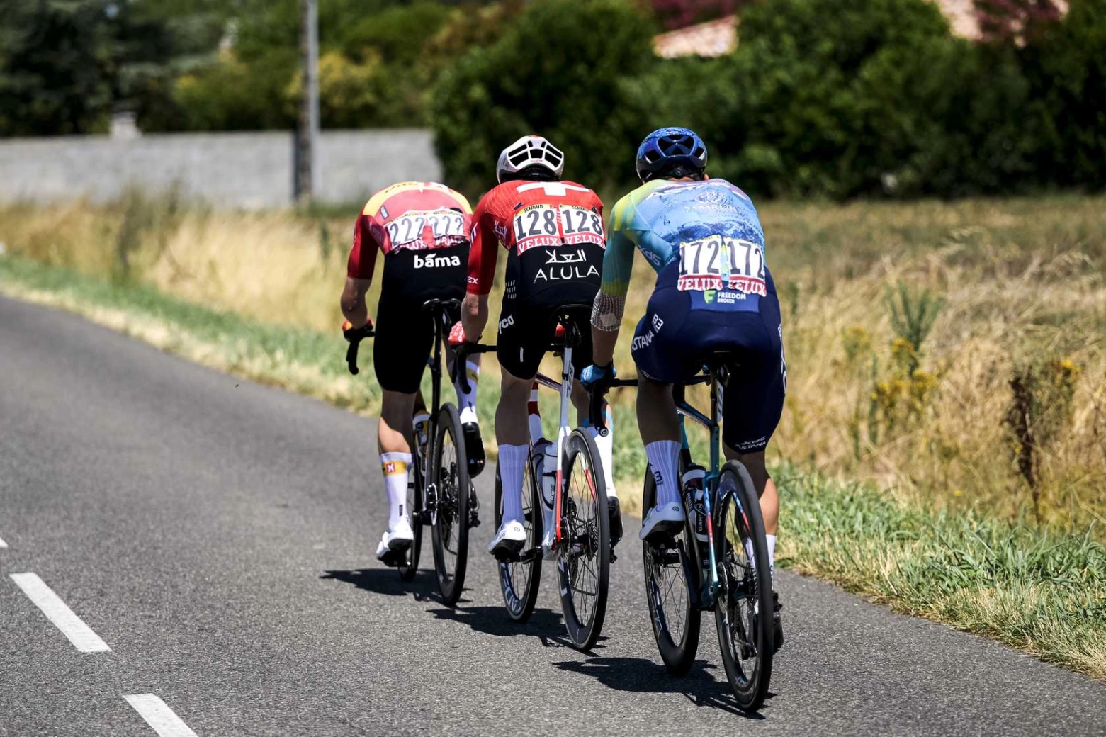 Jonas Abrahamsen wins the mother of all battles and Pocacar falls before the Pyrenees