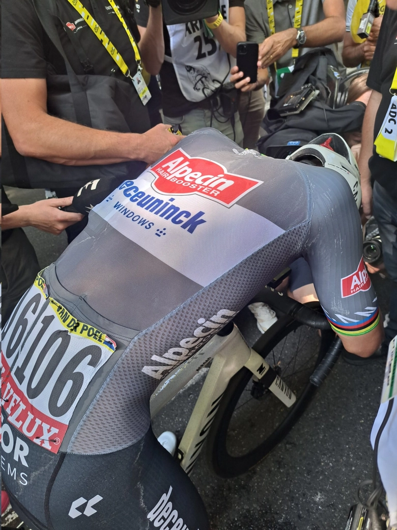 Jonas Abrahamsen wins the mother of all battles and Pocacar falls before the Pyrenees