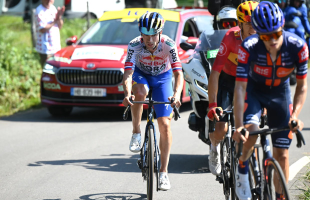 "Estou trabalhando no meu bronzeado": Por que Roglic competiu com meias invisíveis