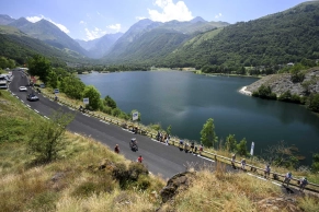 Tadej Pogacar also wins the time trial and continues to strengthen his leadership in the Tour
