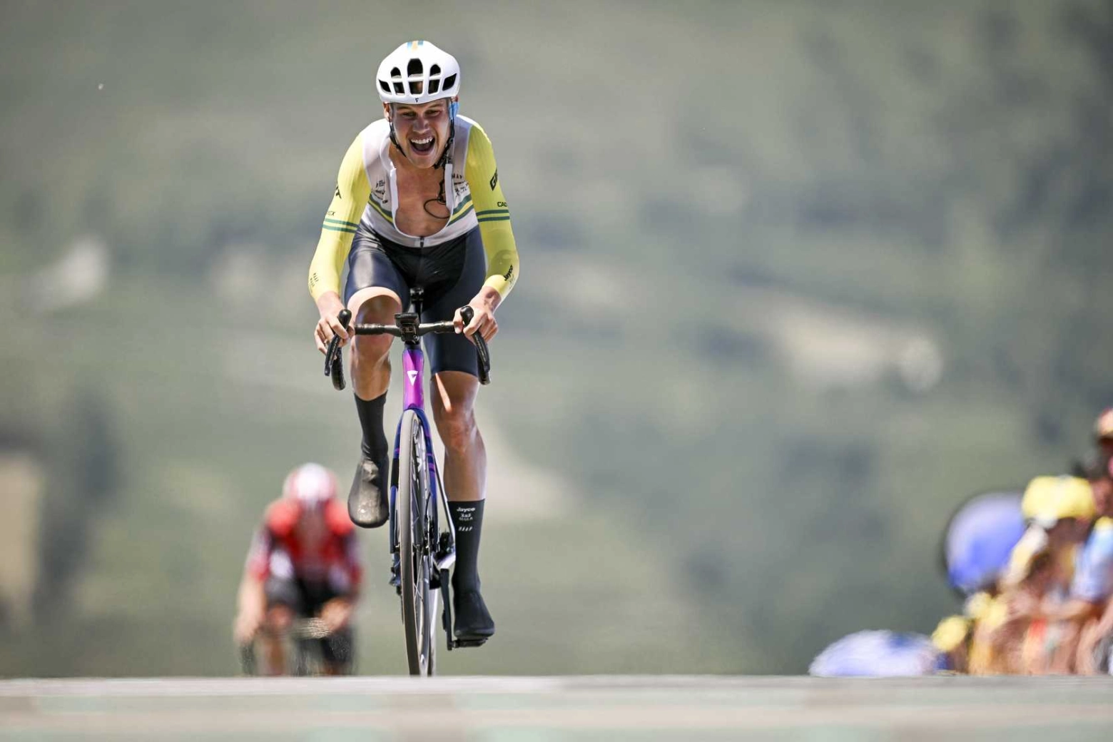 Tadej Pogacar also wins the time trial and continues to strengthen his leadership in the Tour