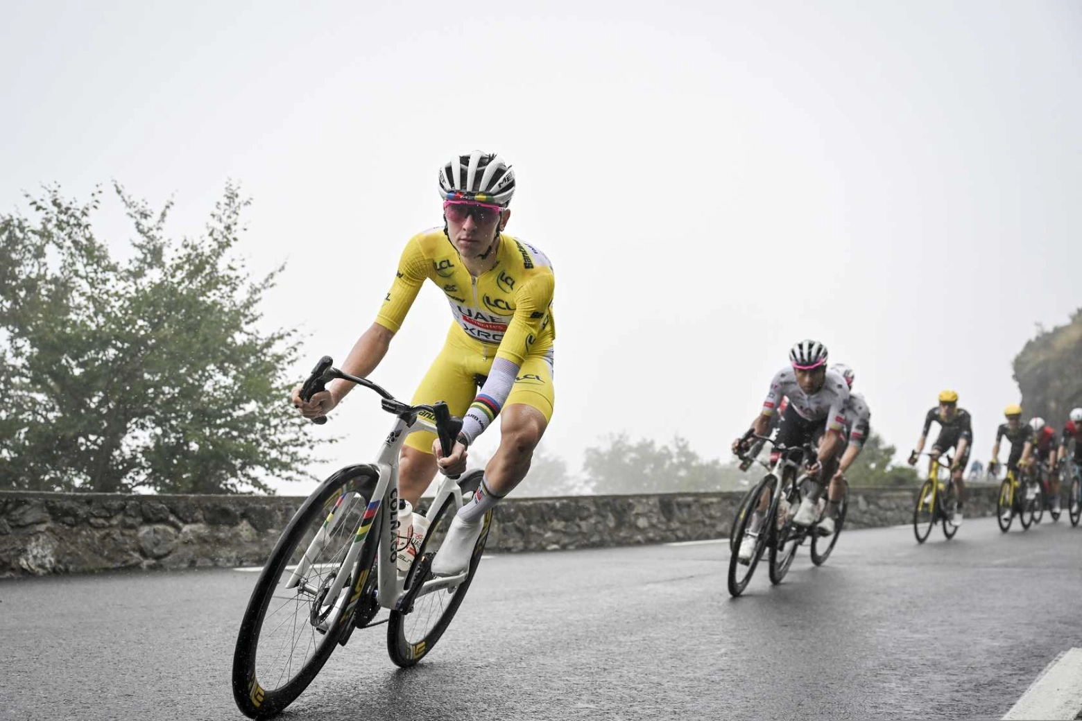 Thymen Arensman achieves victory in Superbagneres on the day Evenepoel says goodbye to the Tour de France