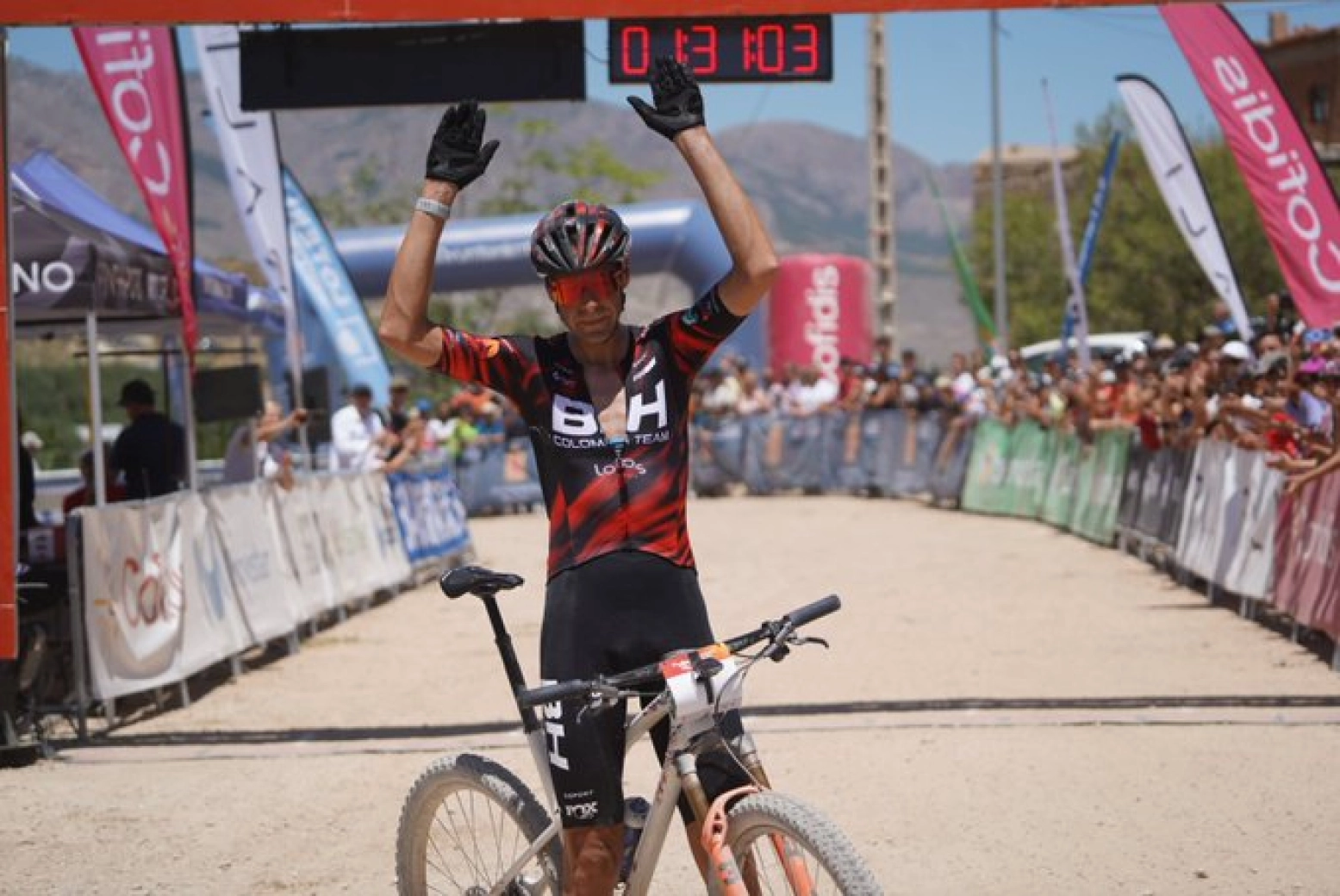 David Valero makes history and wins his tenth Spanish XCO title in Baza