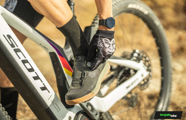Go up, go down, walk and pedal: the Scott SHR-Alp EVO BOA does it all well
