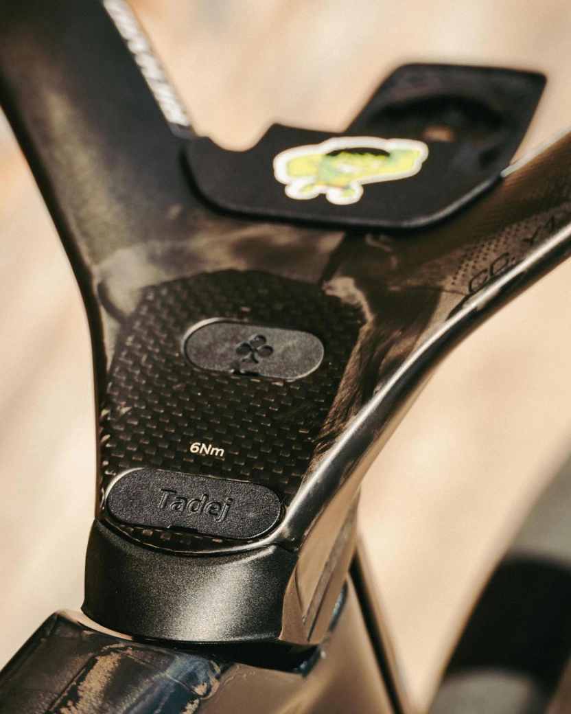 Pogacar debuted a new Colnago Y1Rs lighter than ever, its weight is at the limit of the regulations