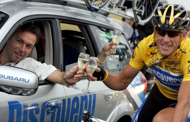 La UCI le recuerda a Johan Bruyneel que está suspendido de por vida y le pide explicaciones al Tour