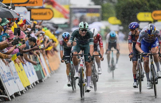 Jonathan Milan wins his second stage in Tour de France 2025 and secures his green jersey