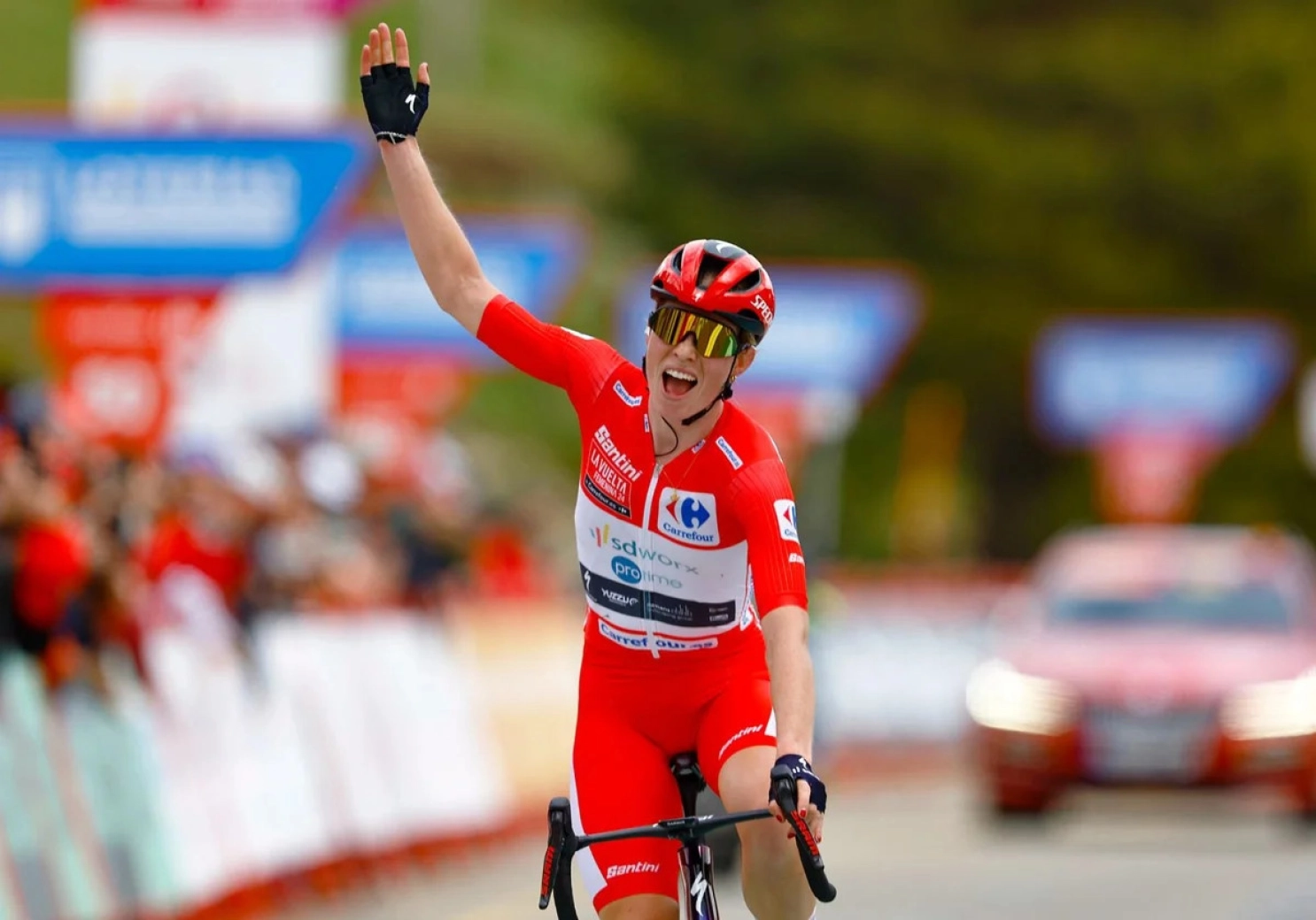 The 2025 Women's Tour de France kicks off with Demi Vollering ready to reclaim her throne