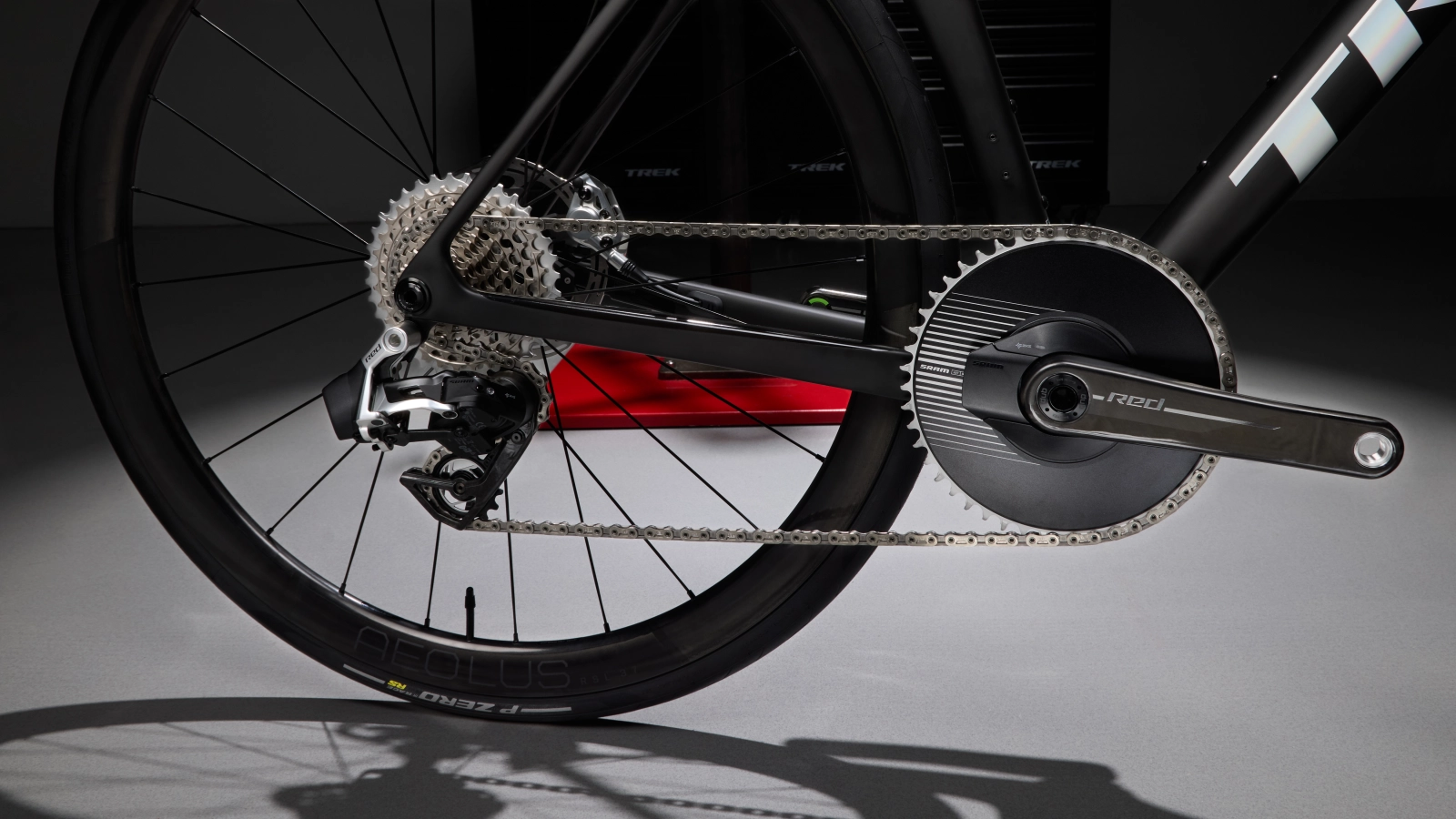 6,4 kg y lista para volar: Trek lanza la nueva Madone Gen 8 con transmisión SRAM 1x