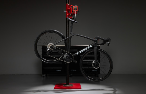 6,4 kg y lista para volar: Trek lanza la nueva Madone Gen 8 con transmisión SRAM 1x