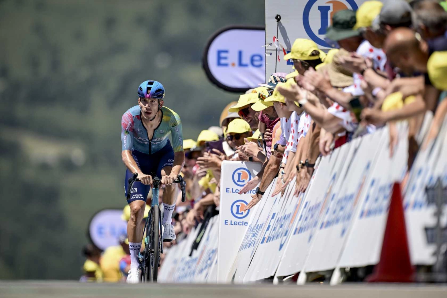 Which teams are in the fight to avoid relegation?