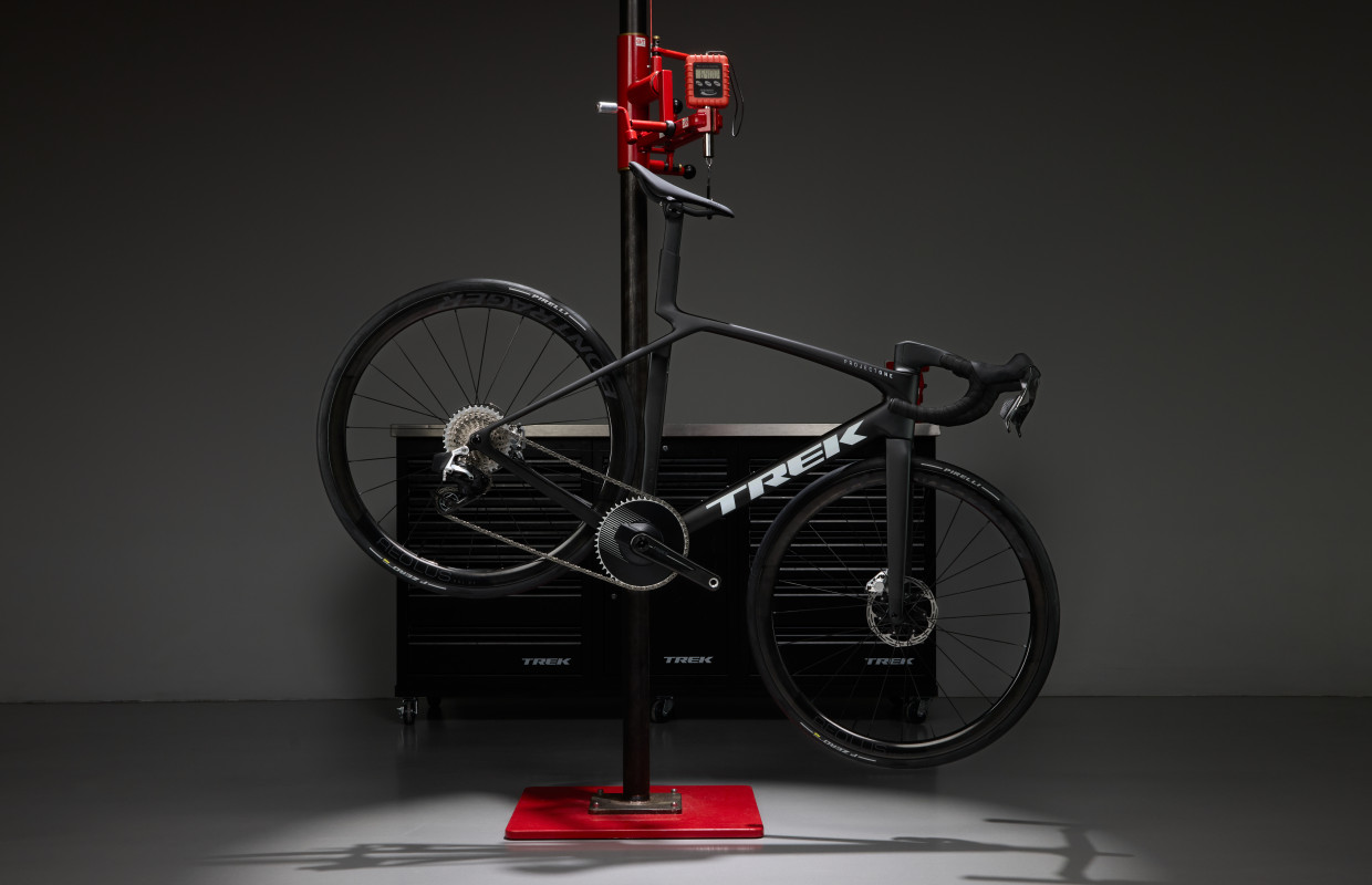 6,4 kg e pronta para voar: Trek lança a nova Madone Gen 8 com