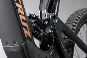 santa-cruz-heckler-2021-shimano-ep8/