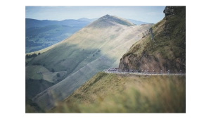 How much prize money is awarded in the 2025 Vuelta a España?