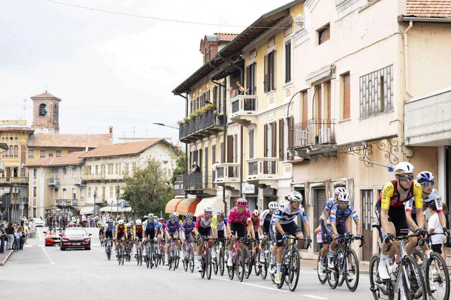 Jasper Philipsen fulfills the predictions in the first stage of La Vuelta 2025