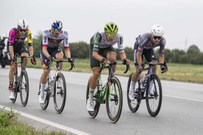 Jonas Vingegaard does not shy away from his status as a favorite after winning the second stage and claiming the red leader's jersey in La Vuelta 2025