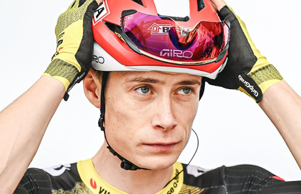 Jonas Vingegaard does not shy away from his status as a favorite after winning the second stage and claiming the red leader's jersey in La Vuelta 2025