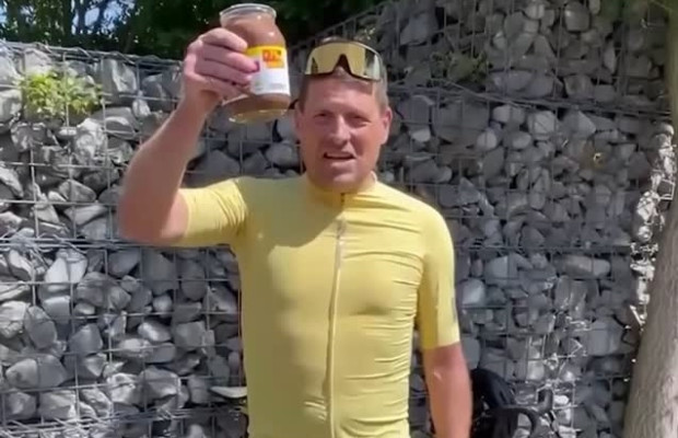 "He put a jar of Nutella in the microwave and drank it": Campenaerts confirms one of the rumors about Ullrich