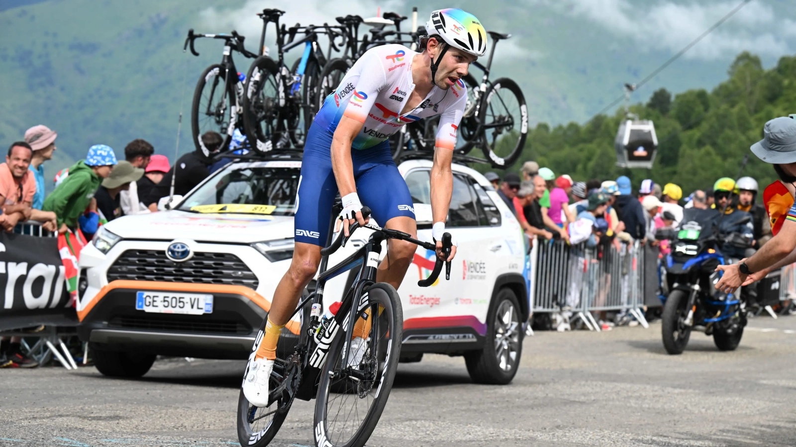 New blow to the peloton: 20 bikes stolen from the TotalEnergies team during the race