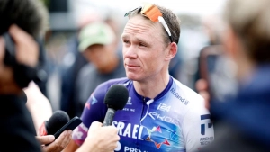 Chris Froome, evacuated by helicopter and hospitalized after an accident in France