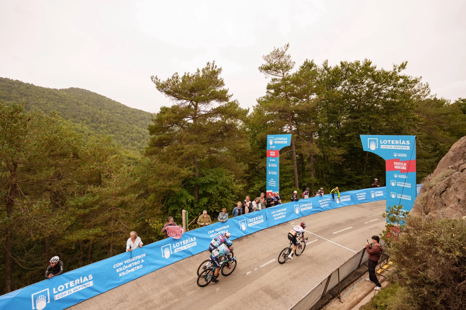 Jay Vine achieves a new stage victory in La Vuelta, Torstein Træen is the new leader