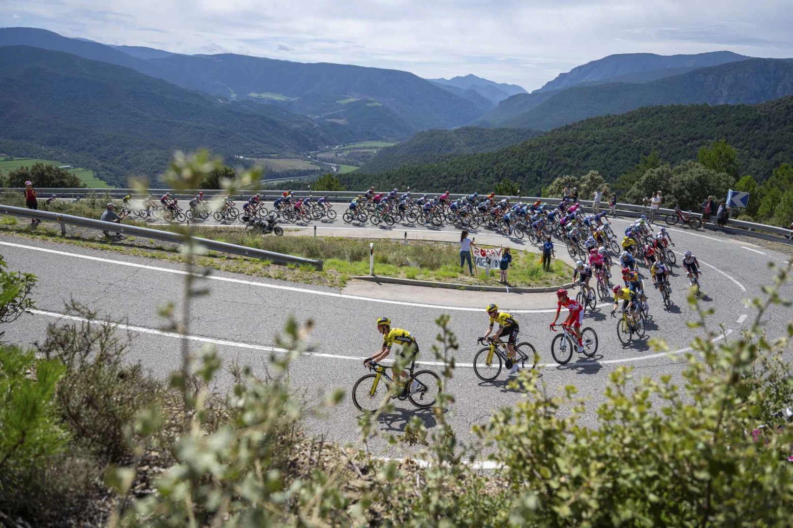 Juan Ayuso redeems himself with a victory at the top of Cerler