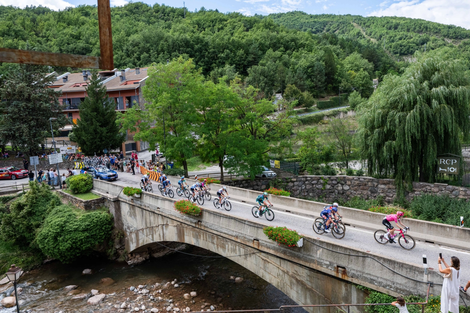 Juan Ayuso redeems himself with a victory at the top of Cerler
