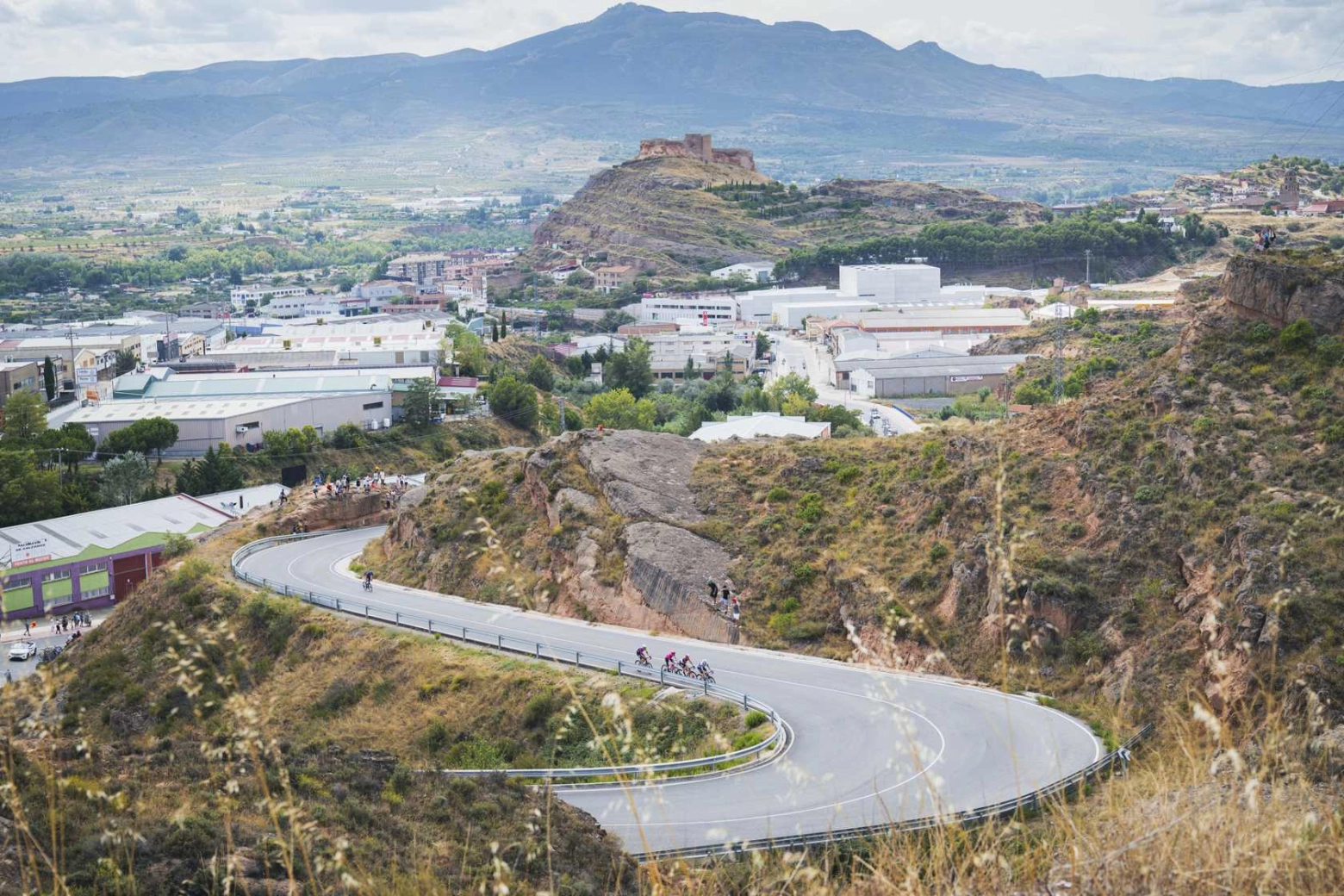 Vingegaard launches his first offensive in La Vuelta but Torstein Træen manages to save the leadership