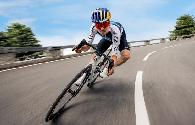 10 tips for safer and faster downhills on road bikes