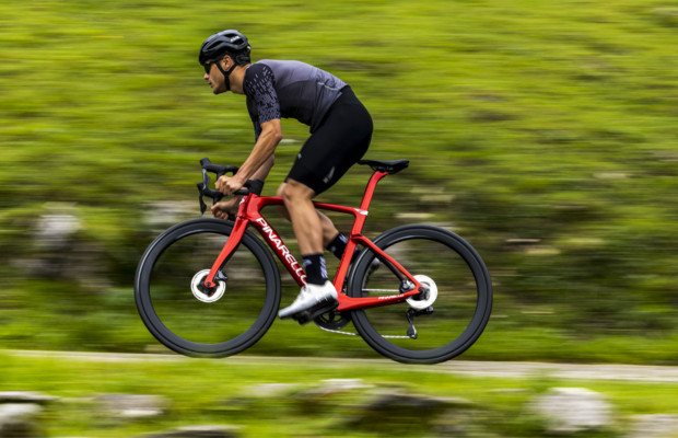 Pinarello presenta la nueva serie F: equilibrio perfecto desde 3.400€