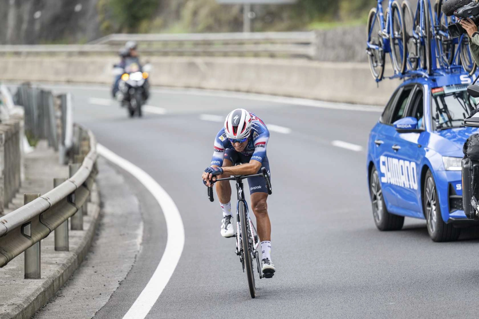 Tom Pidcock teases Jonas Vingegaard on Pike Bidea
