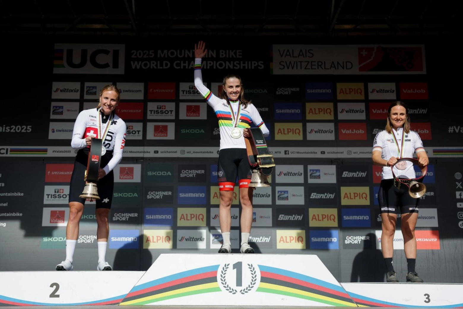 Jérôme Gilloux and Anna Spielmann are crowned world champions of E-MTB XC in Switzerland