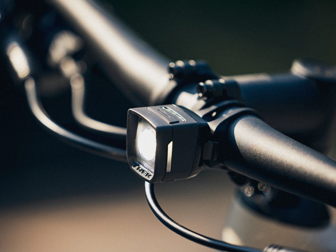 Visible up to 900 meters during the day: that's how the new Trek lights are