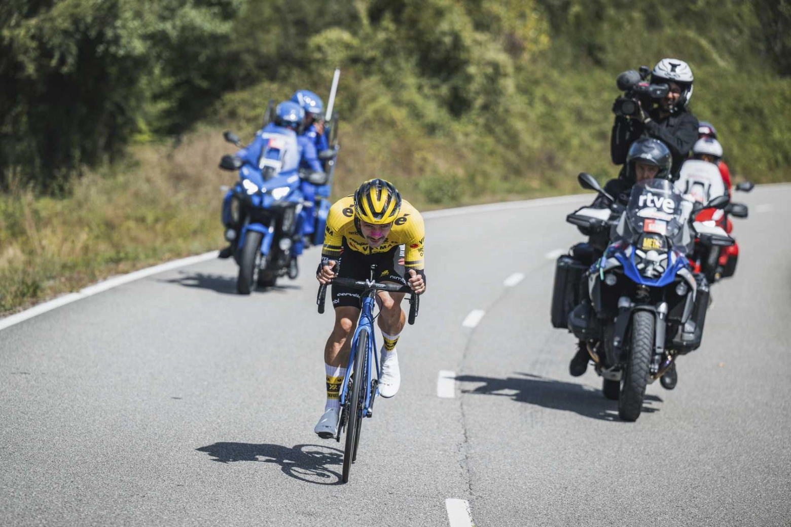 Marc Soler gives UAE Team Emirates-XRG the seventh victory in La Vuelta 2025