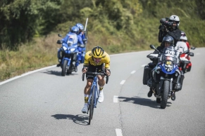Marc Soler gives UAE Team Emirates-XRG the seventh victory in La Vuelta 2025