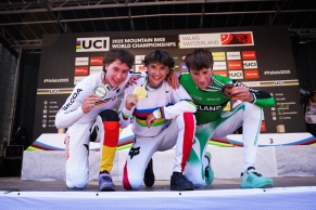 Vali Höll and Jackson Goldstone conquer the 2025 Downhill World Championship in Champéry