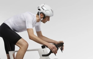 The earpiece reaches all cyclists with the new Lazer VeloVox system