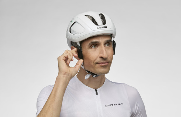 El pinganillo llega a todos los ciclistas con el nuevo sistema Lazer VeloVox