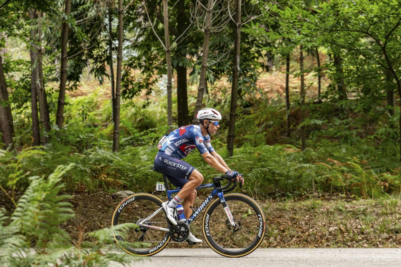The protests against Israel overshadow Egan Bernal's fantastic victory