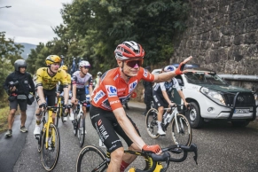 The protests against Israel overshadow Egan Bernal's fantastic victory
