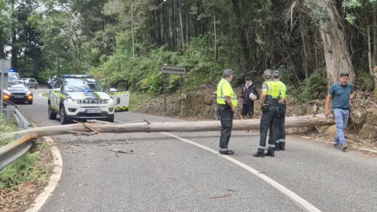 The riders decide to continue in La Vuelta, but if something serious happens, they will stop