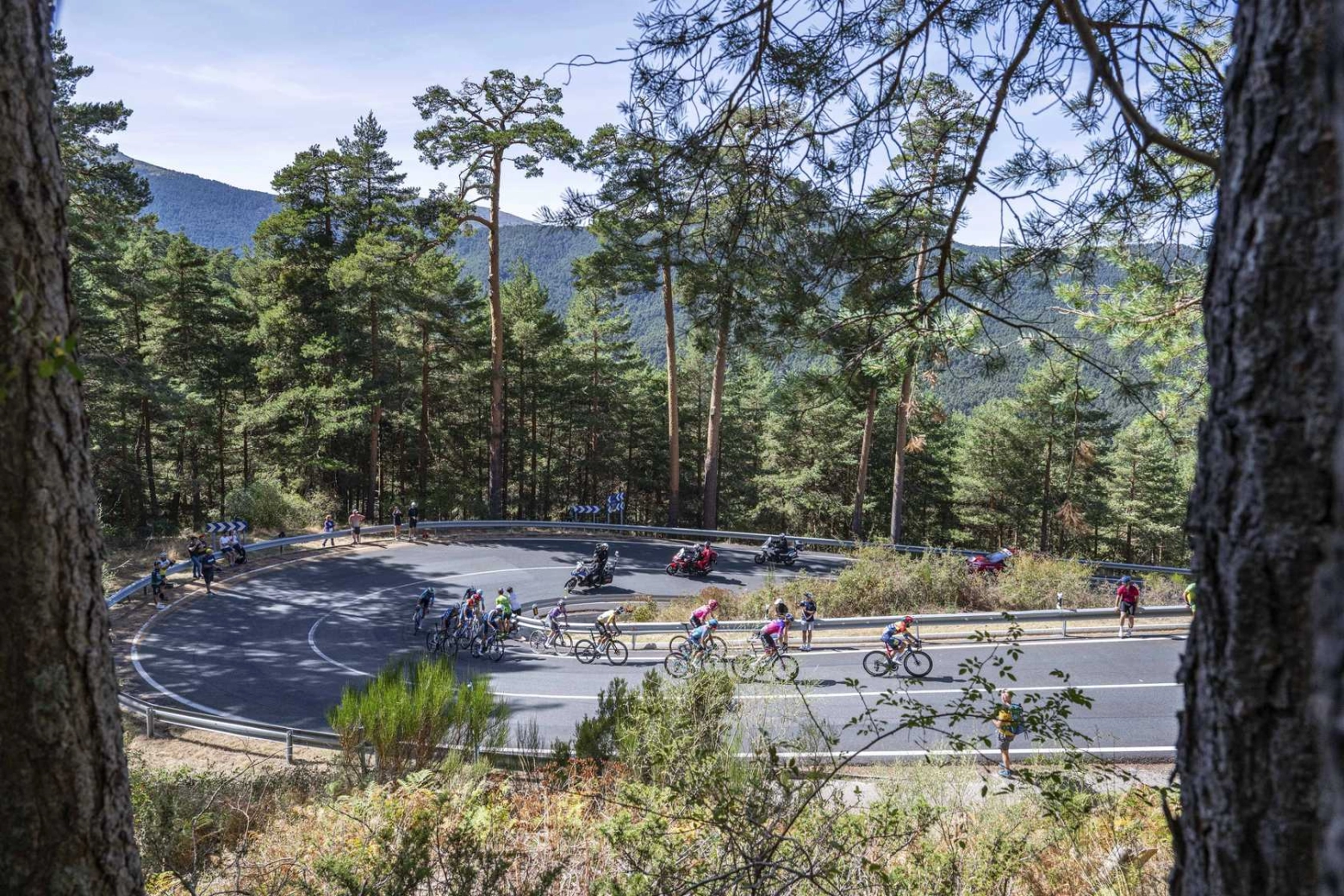 Vingegaard certifica com uma vitória de etapa sua vitória na La Vuelta 2025