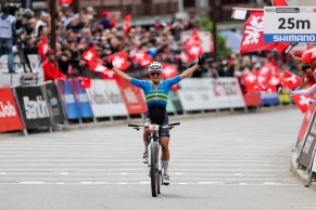 Jenny Rissveds réalise les prévisions et est couronnée championne du monde de XCO à Valais